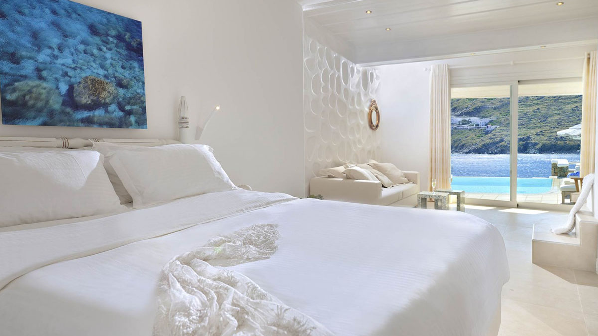 Grand two bedroom Suite  with Indoor Jacuzzi & Outdoor Sharing Pool